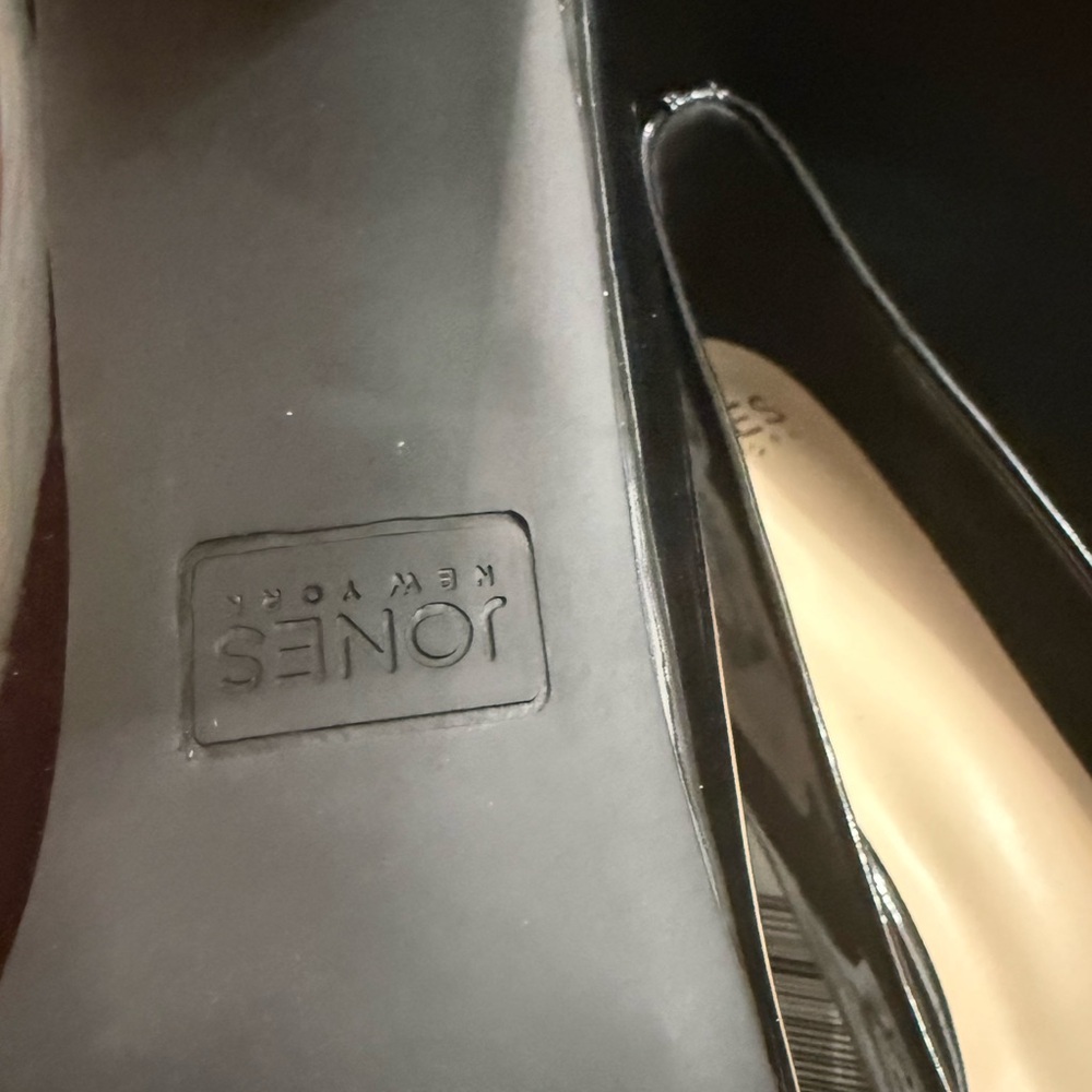 Jones New York Black Patent Leather Heels - Picture 5 of 10